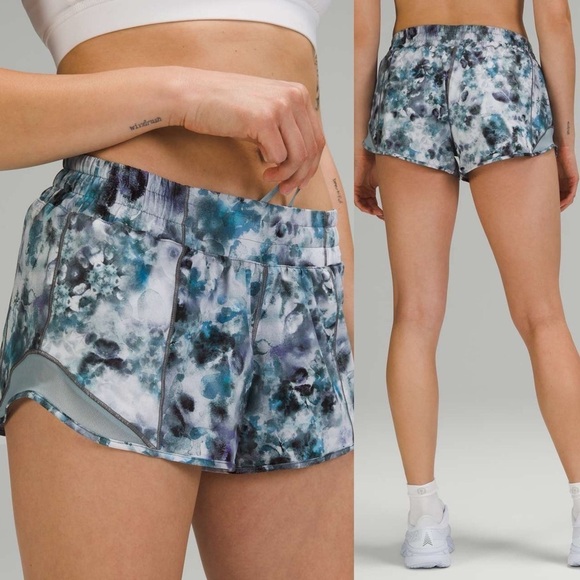 Lululemon Hotty Hot Low Rise Short 2.5" Kaleidofloral Multi / Blue Cast